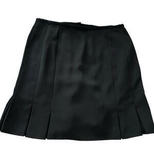 VOTRE NOM black skirt, size 16P, A-Line with pleats at the bottom back and sides